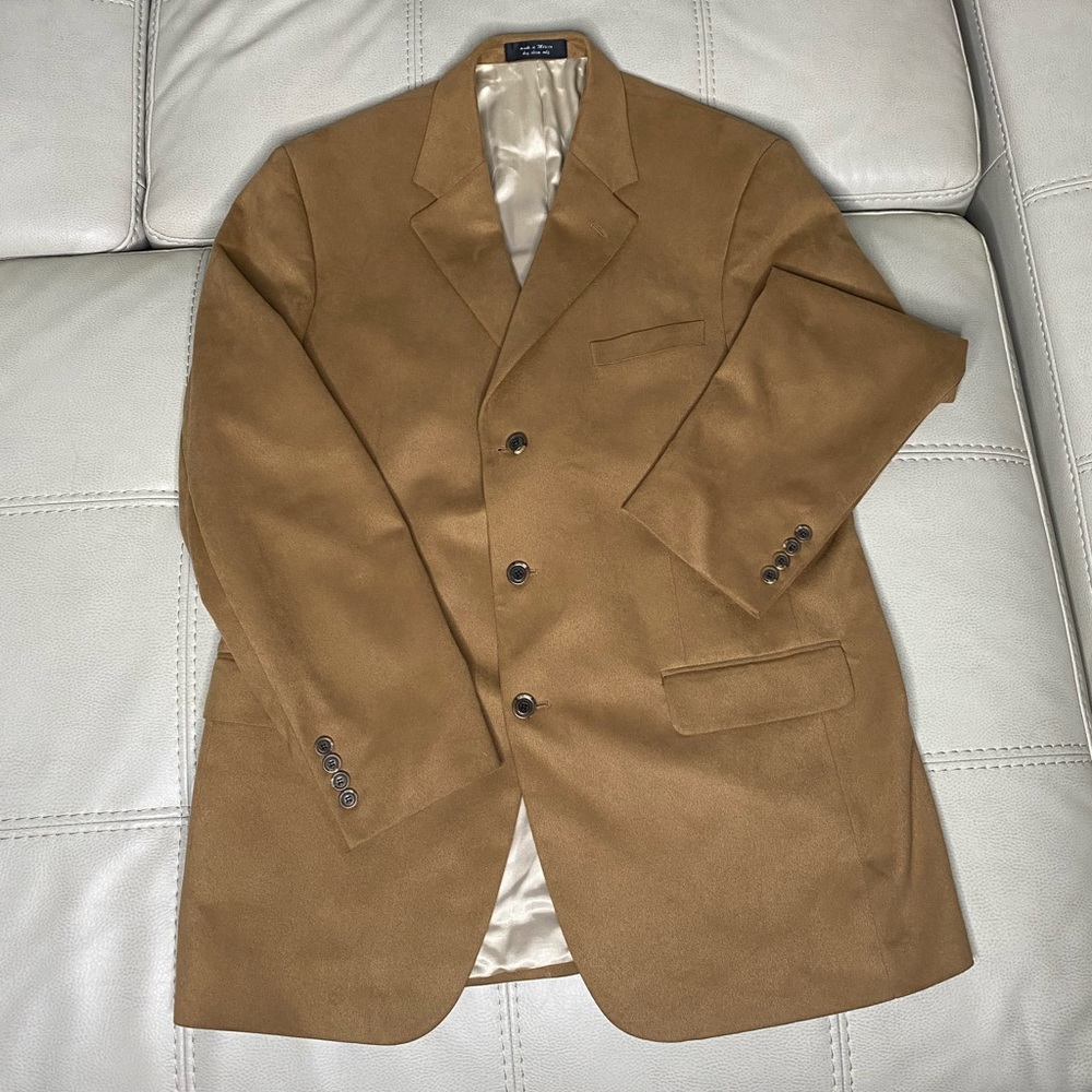 Men’s 44L Andre Fezza Sport Coat 💯% Polyester Suede